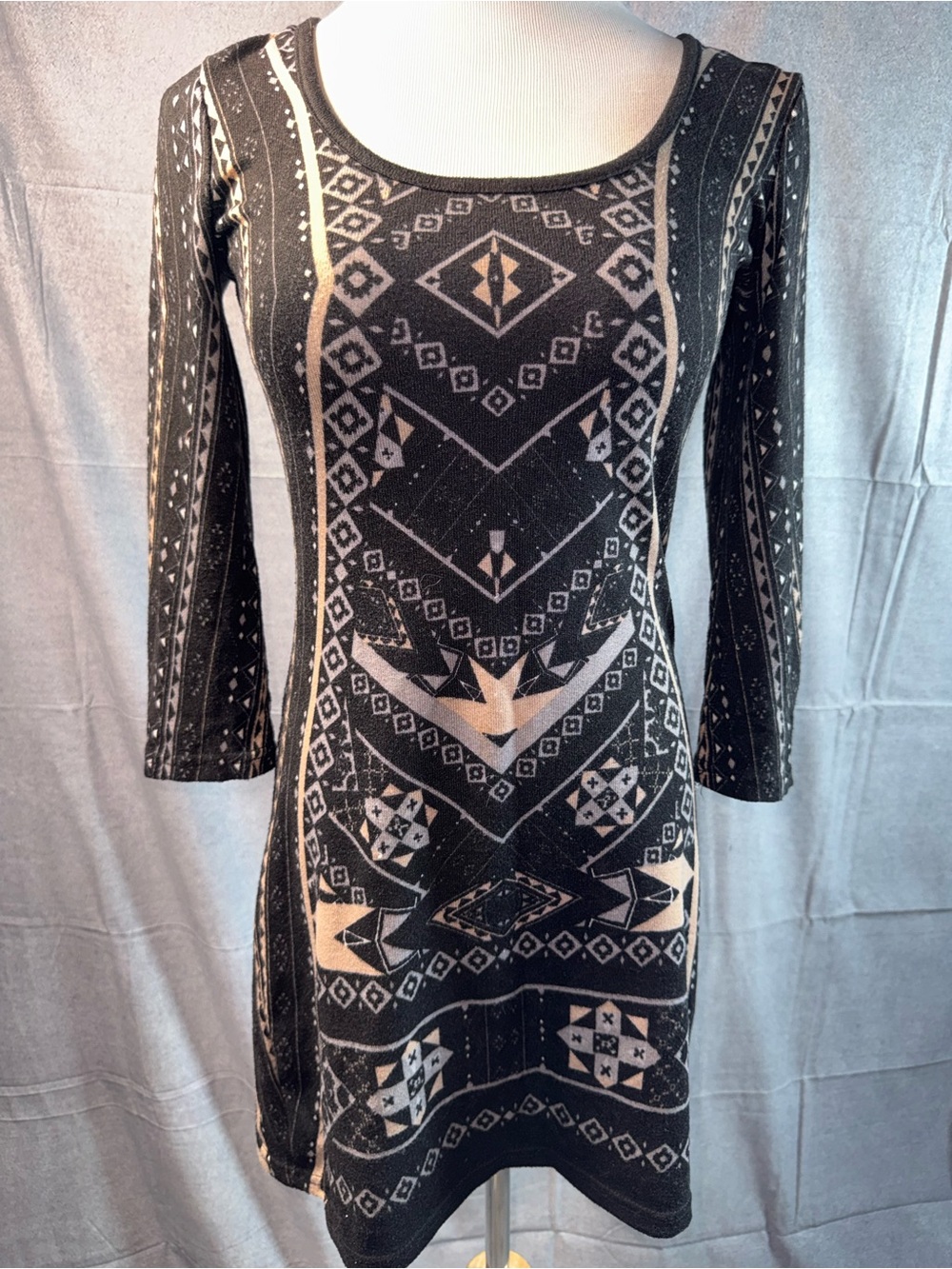 1932-Derek Heart Black & Cream Aztec Long Sleeve Knit Dress